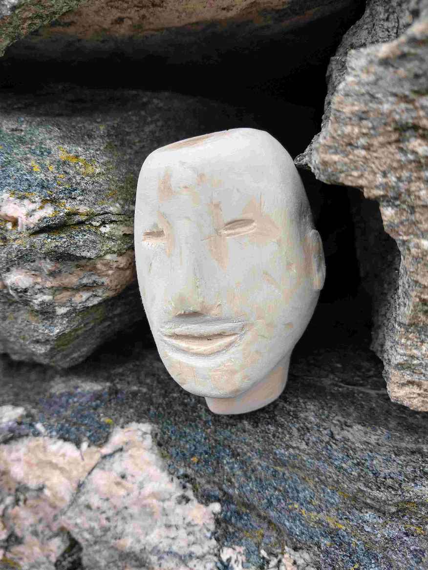 moai_wood_01.jpg
